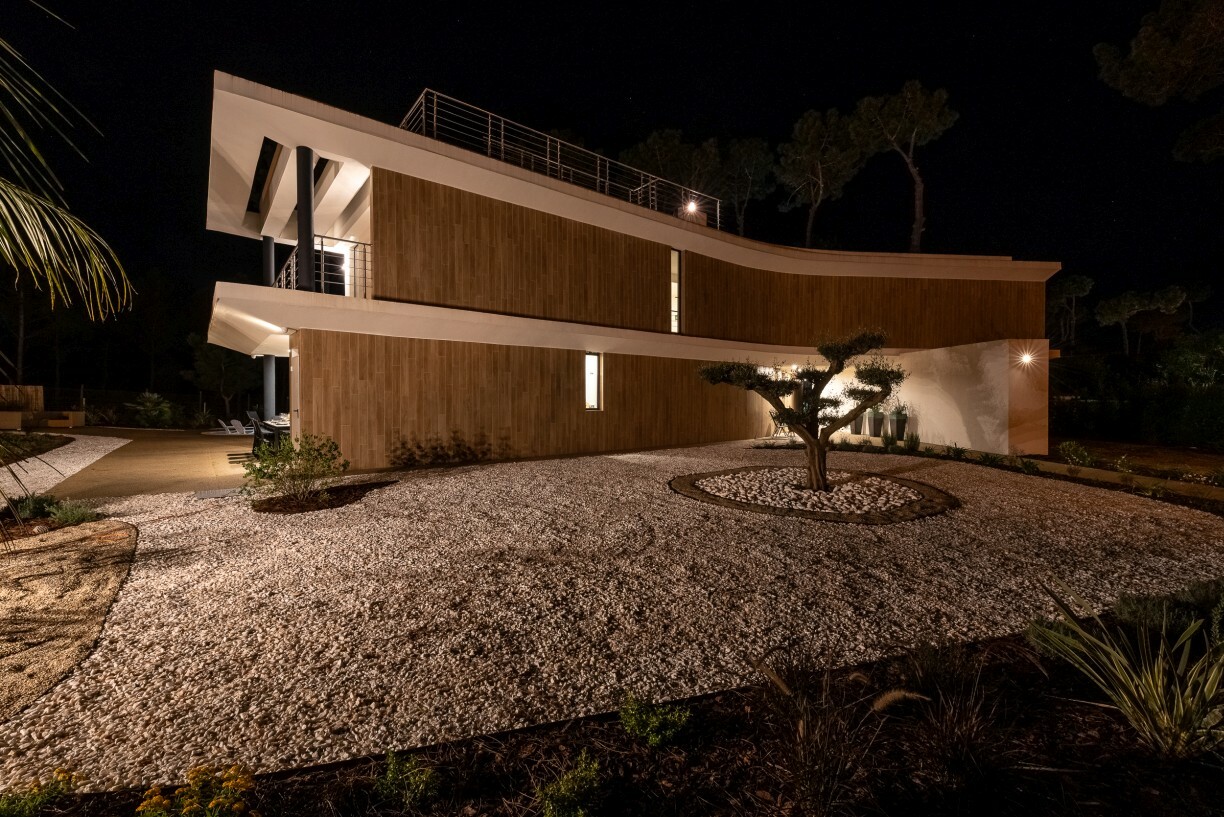 Villa Ypsilon Eagles Photo