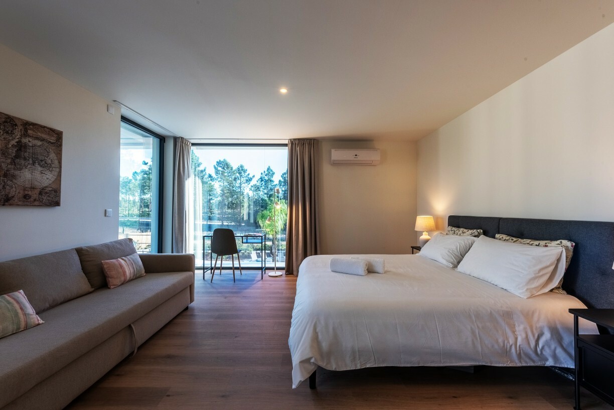 Villa Ypsilon Eagle Photo