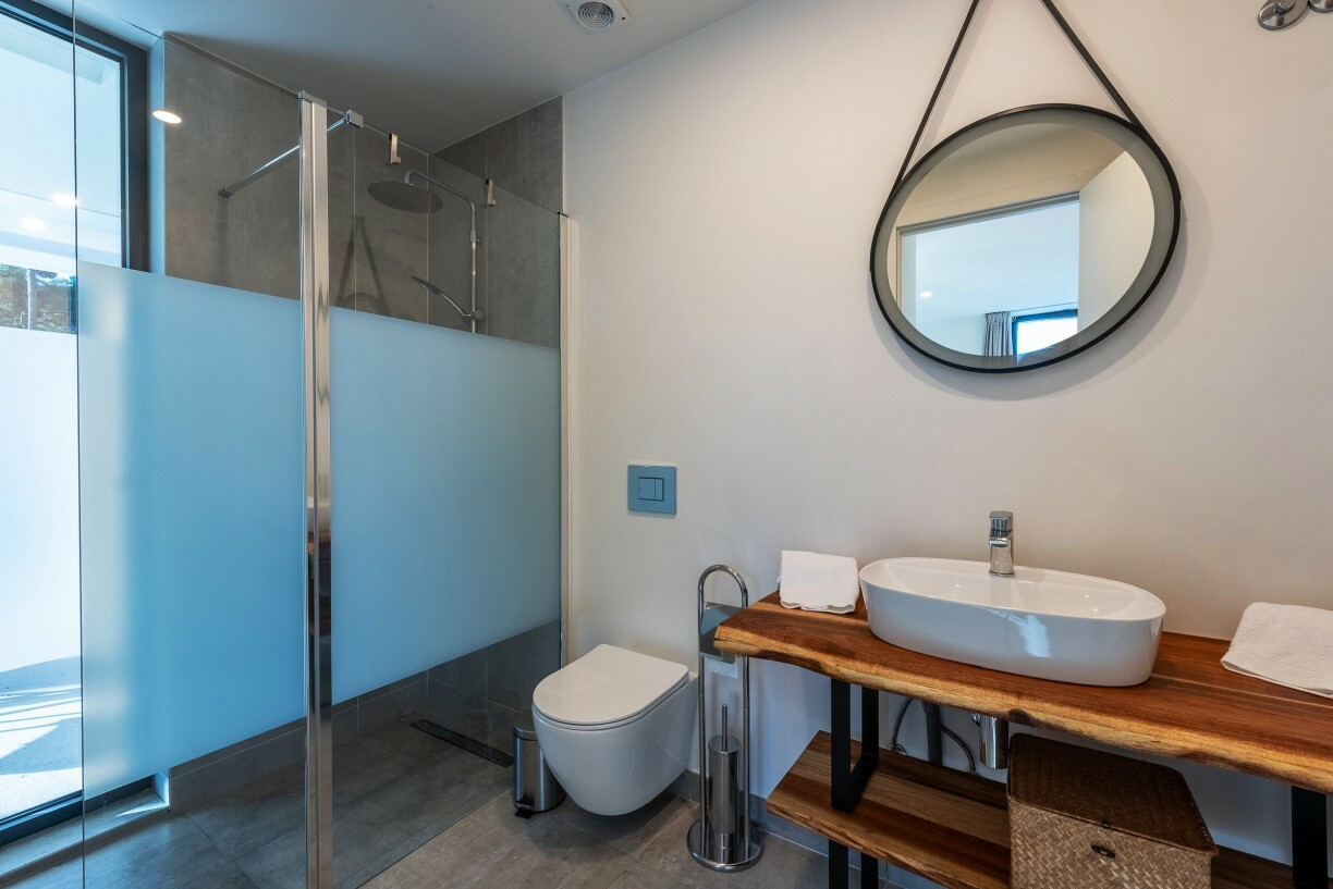 Villa Ypsilon Eagle Photo