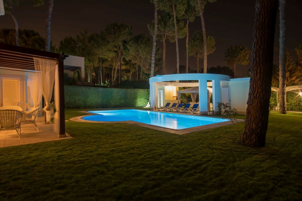 Villa Monterey Tee Photo