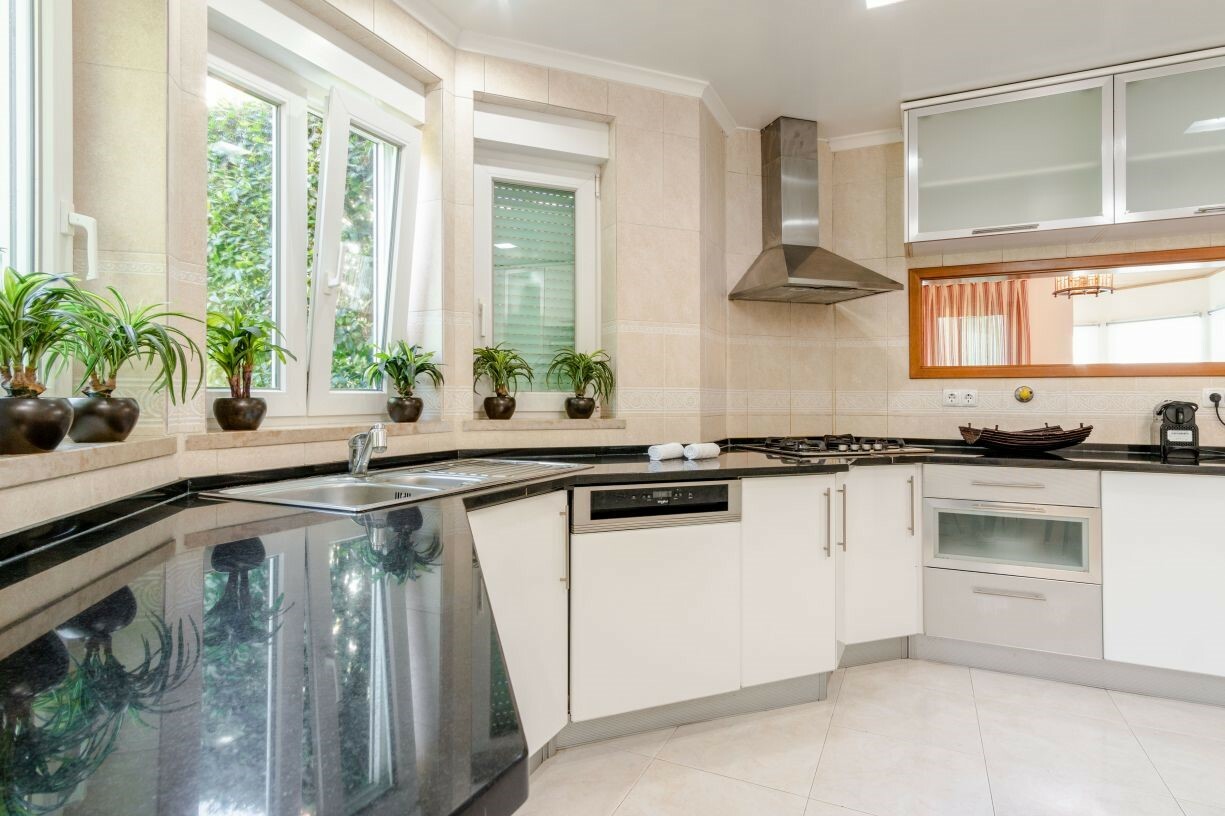 Villa Monterey Tee Photo