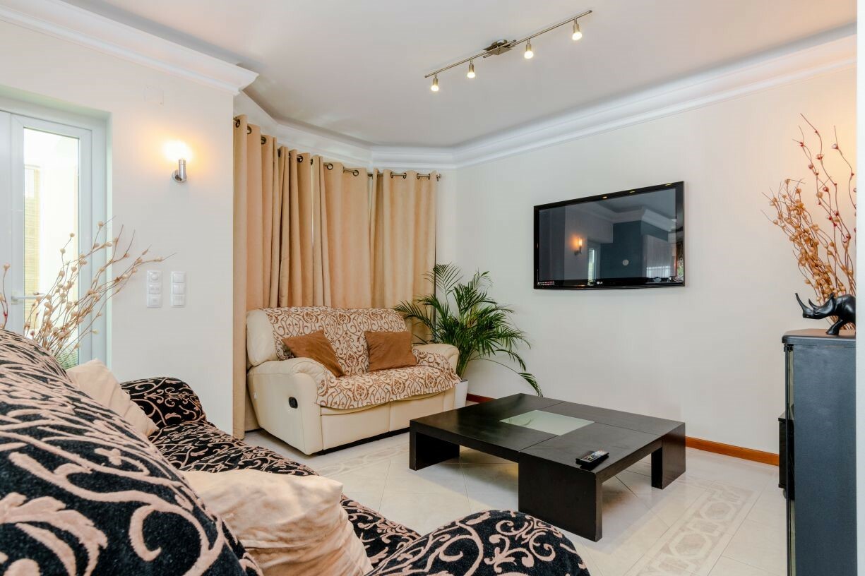 Villa Monterey Tee Photo