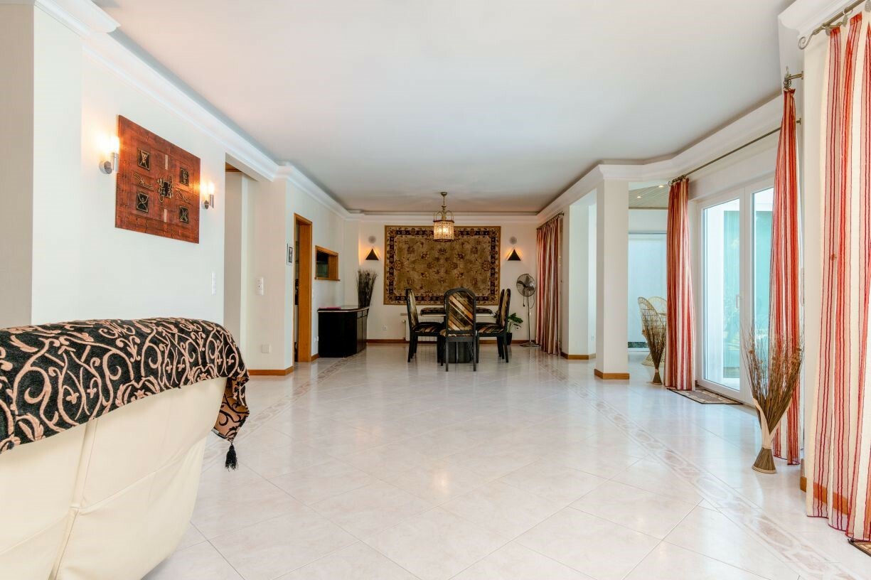 Villa Monterey Tee Photo