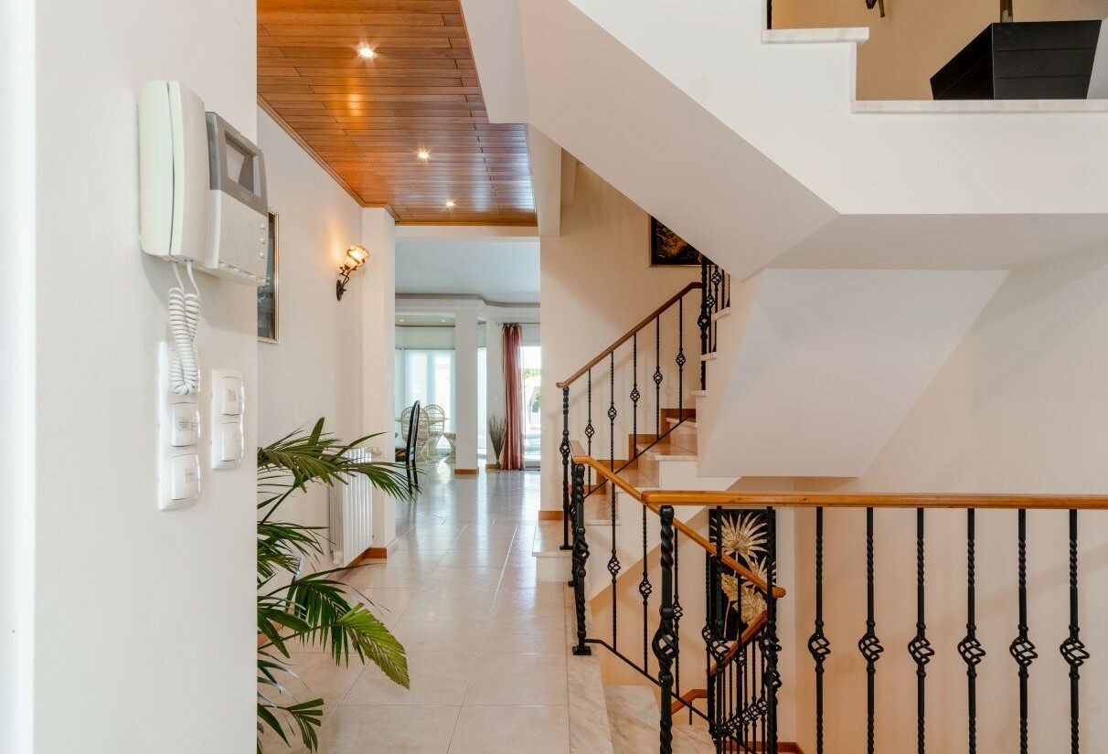 Villa Monterey Tee Photo