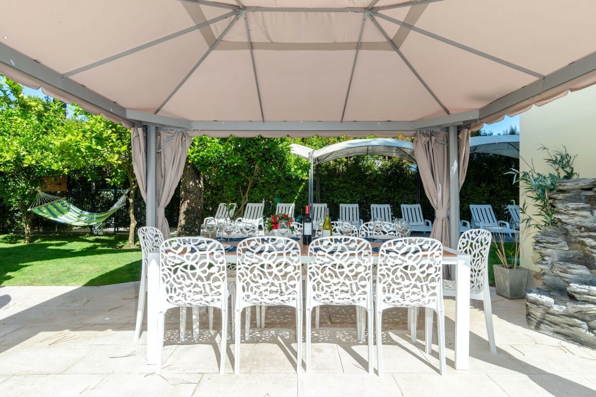 Villa Monterey Tee Photo