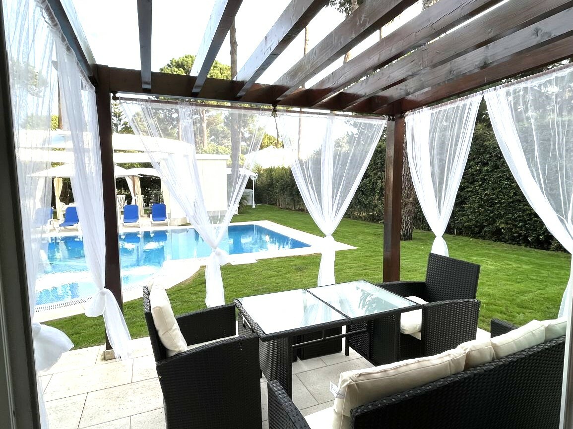 Villa Monterey Tee Photo